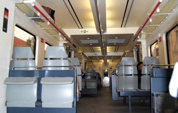 Configuración interior de los asientos en las UT-446